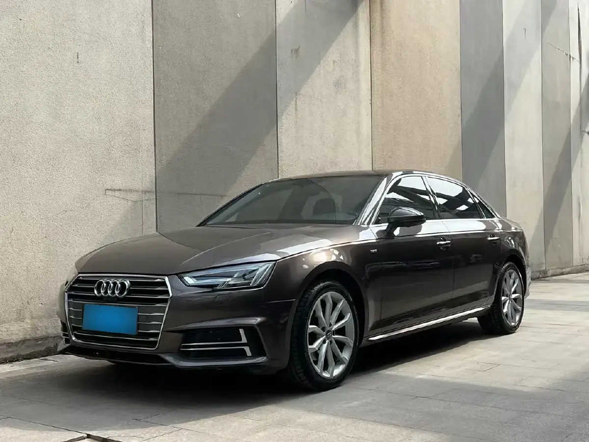 2018 Audi A4L 2.0T 190HP L4 7DCT