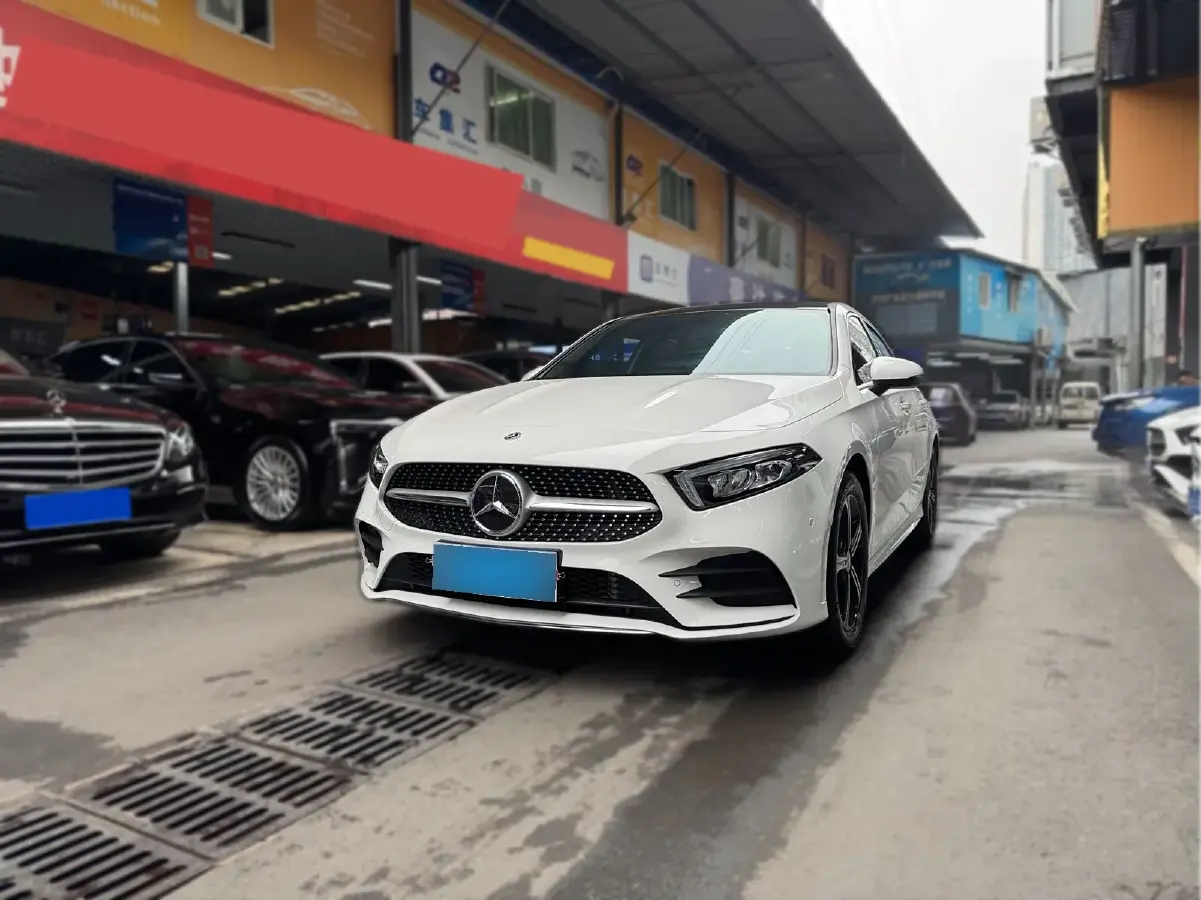 2022 Mercedes-Benz A Class 1.3T 163HP L4 7DCT