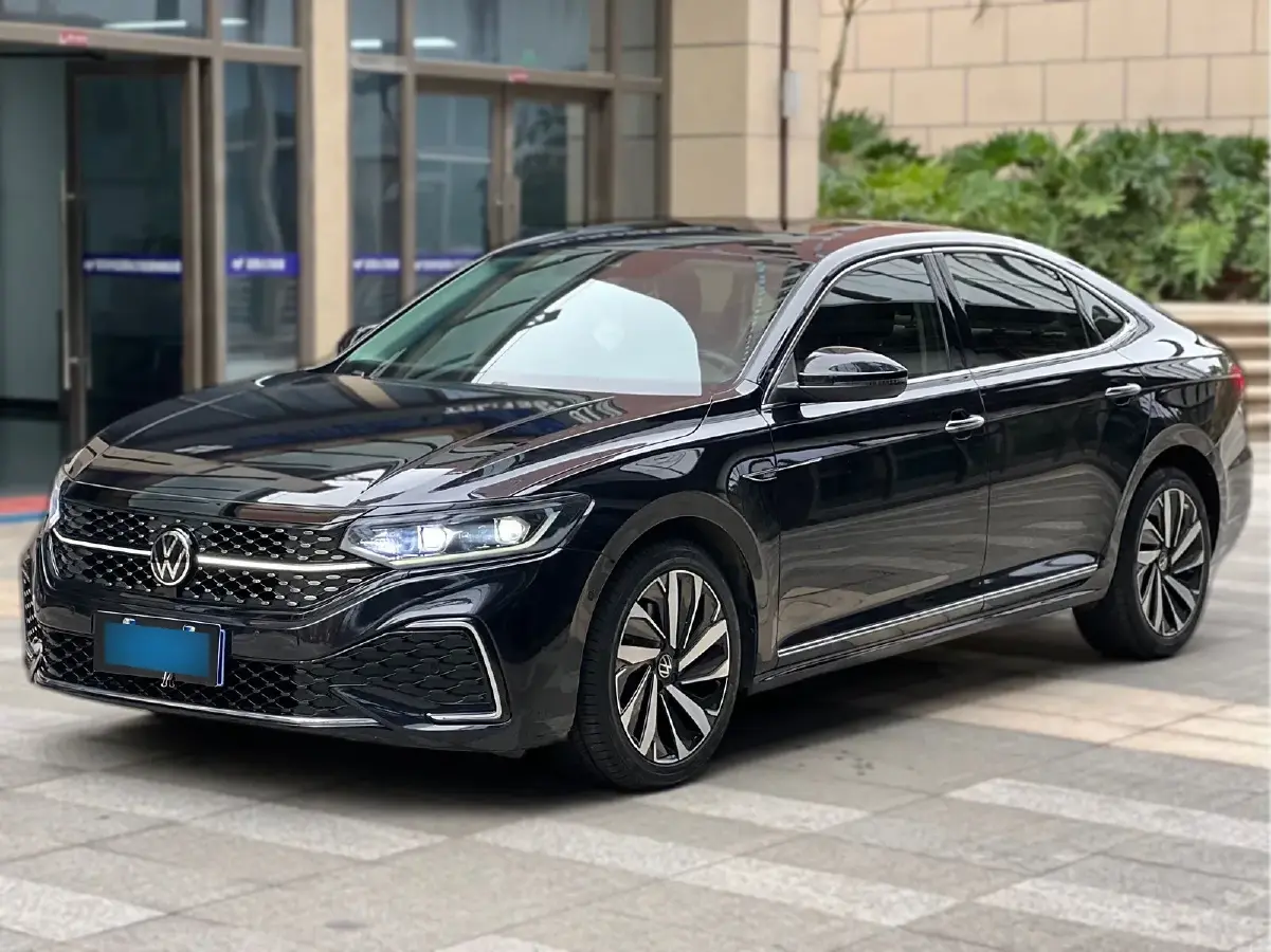 2022 Volkswagen Passat 2.0T 186HP L4 7DCT