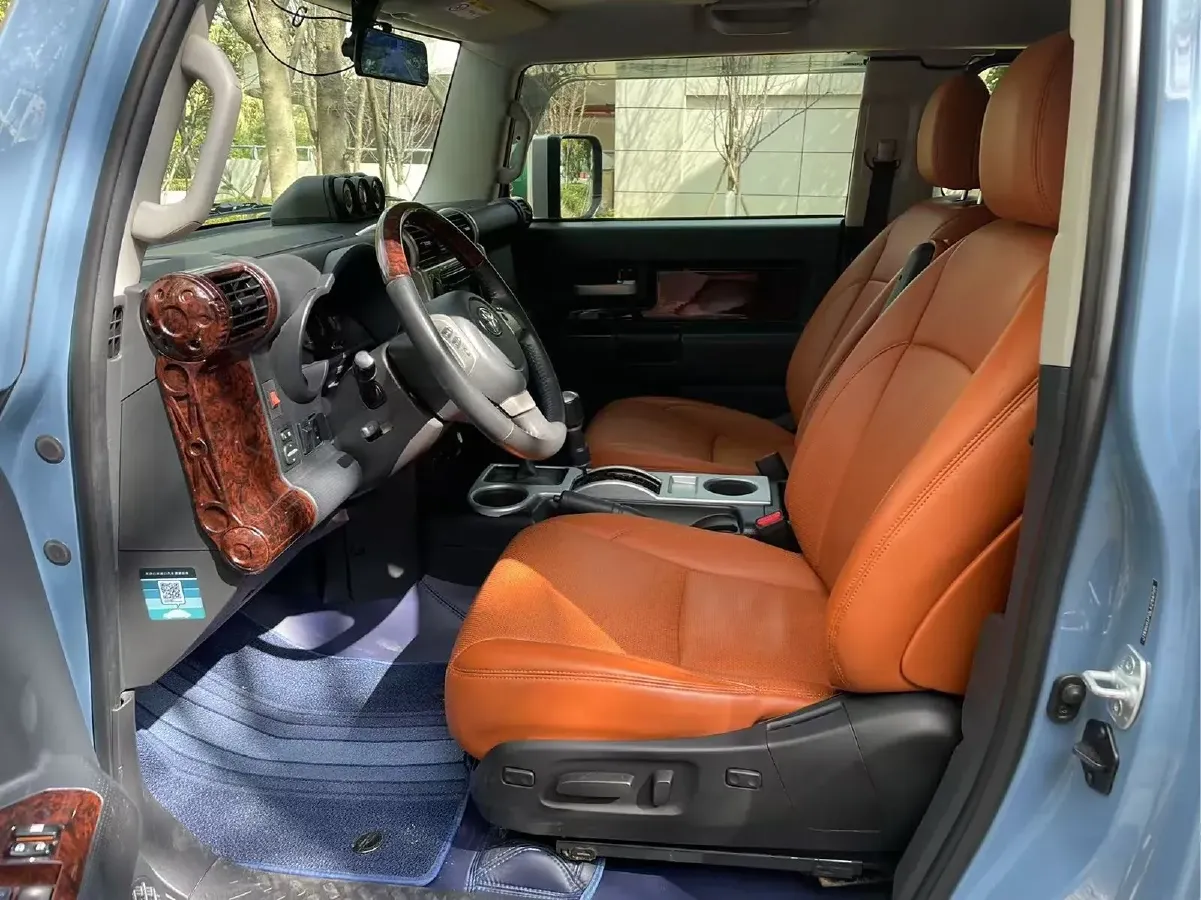 2013 Toyota FJ Cruiser 4.0L 272HP V6 5AT,autocango,china used car exporter,china ev exporter,chinese used car exporter,chinese used ev exporter