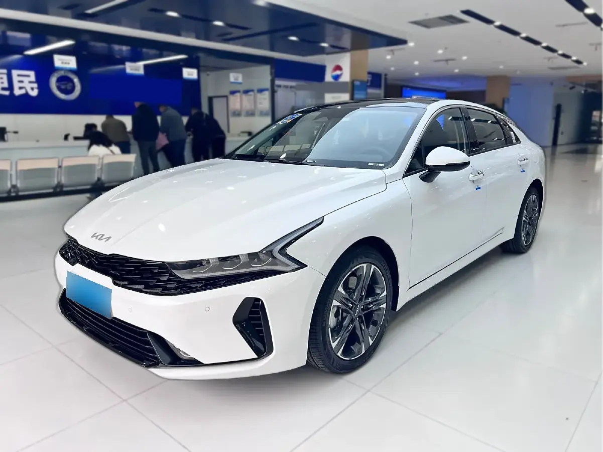 2021 Kia K5 2.0T 240HP L4 8AT