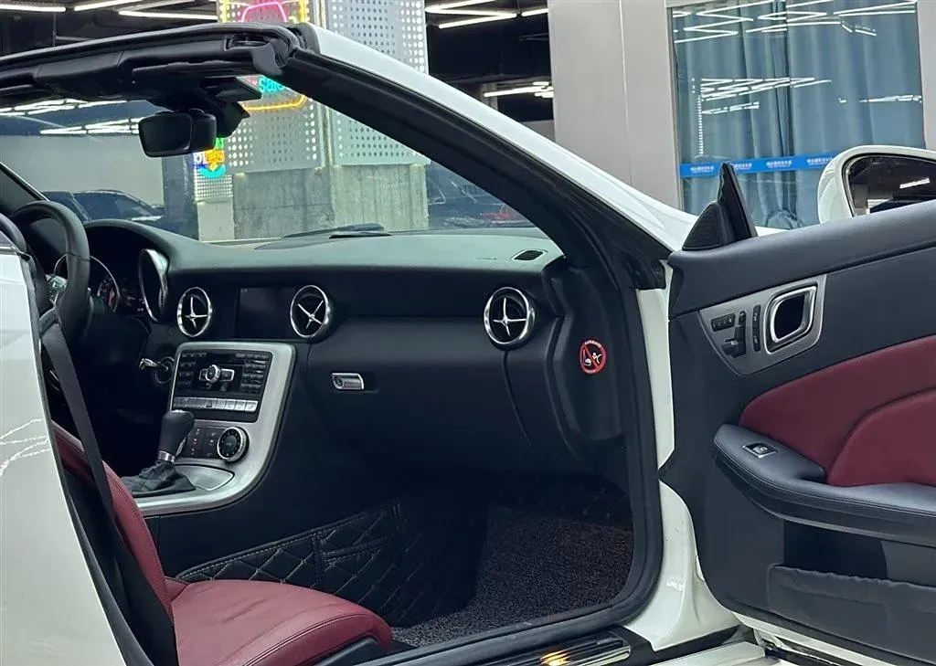 2011 Mercedes-Benz SLK Class 1.8T 184HP L4 7AT,autocango,china used car exporter,china ev exporter,chinese used car exporter,chinese used ev exporter