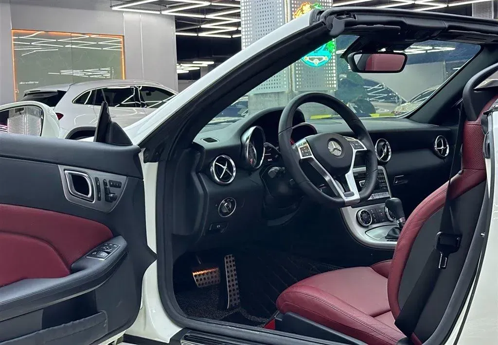 2011 Mercedes-Benz SLK Class 1.8T 184HP L4 7AT,autocango,china used car exporter,china ev exporter,chinese used car exporter,chinese used ev exporter