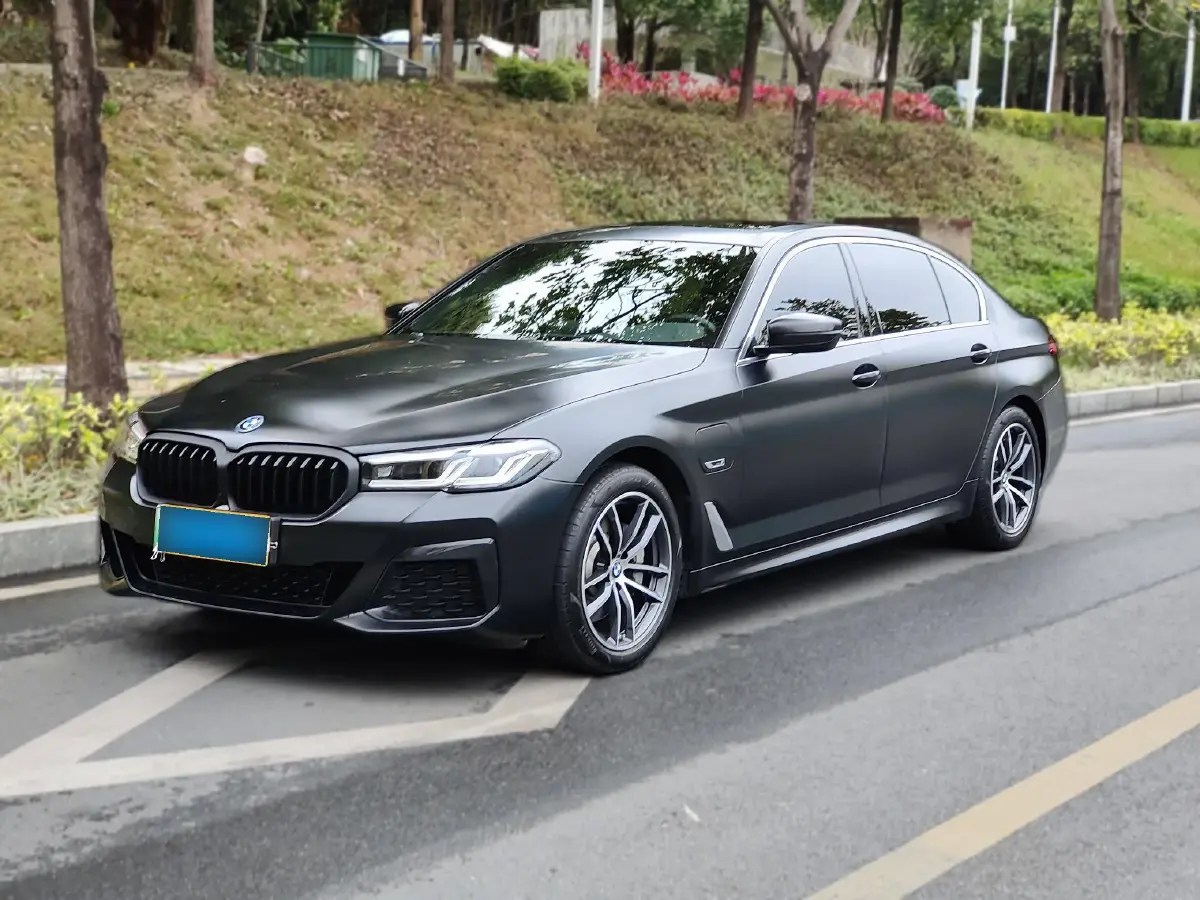 2022 BMW 5 Series 2.0T 184HP L4 8AT PHEV 17.7KWH