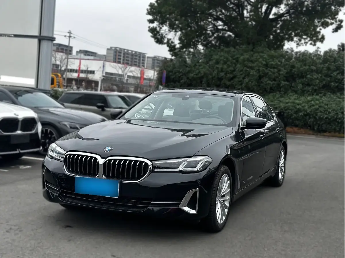 2022 BMW 5 Series 2.0T 184HP L4 8AT