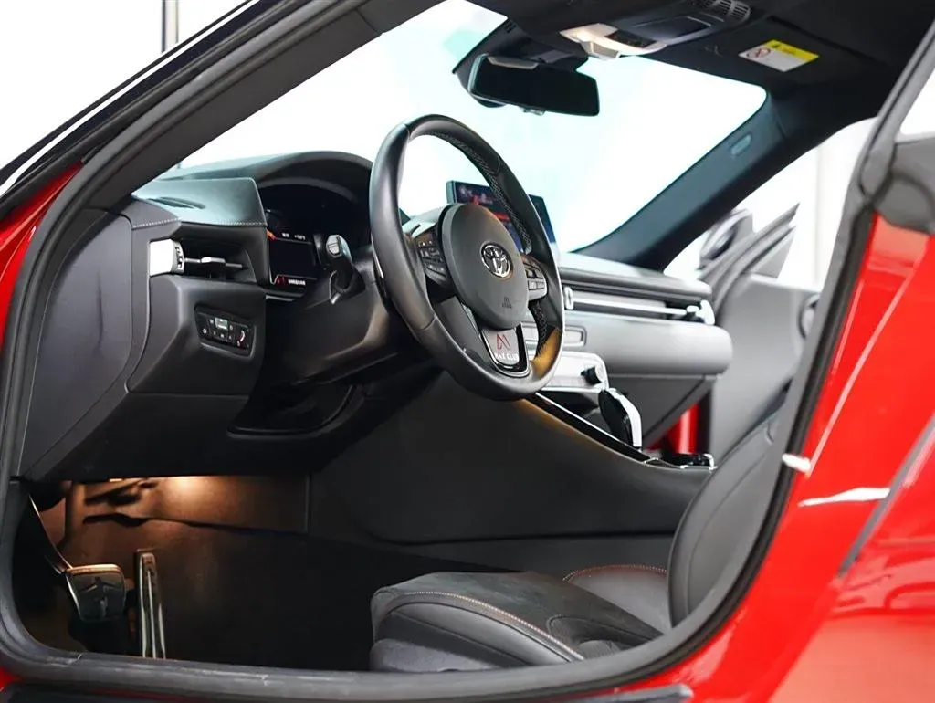 2022 Toyota Supra 3.0T 340HP L6 8AT,autocango,china used car exporter,china ev exporter,chinese used car exporter,chinese used ev exporter