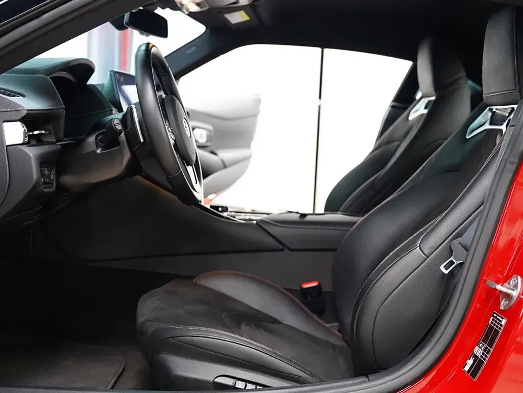 2022 Toyota Supra 3.0T 340HP L6 8AT,autocango,china used car exporter,china ev exporter,chinese used car exporter,chinese used ev exporter