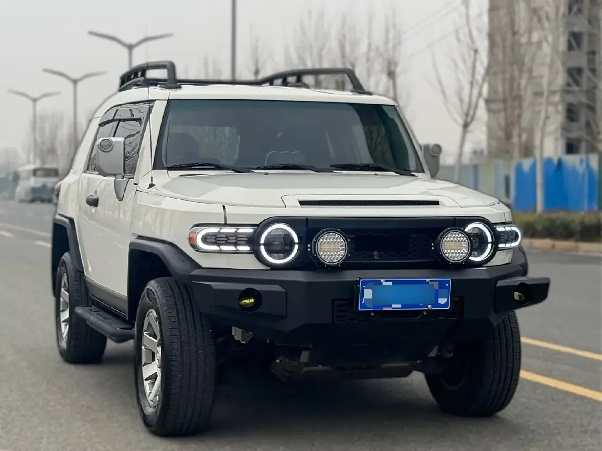 2013 Toyota FJ Cruiser 4.0L 272HP V6 5AT