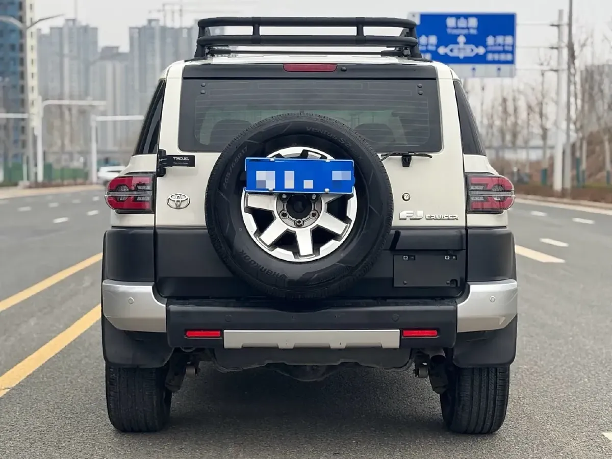 2013 Toyota FJ Cruiser 4.0L 272HP V6 5AT,autocango,china used car exporter,china ev exporter,chinese used car exporter,chinese used ev exporter