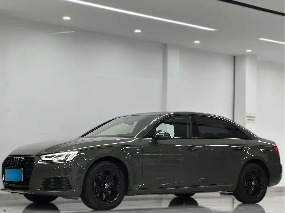 2017 Audi A4L 2.0T 190HP L4 7DCT