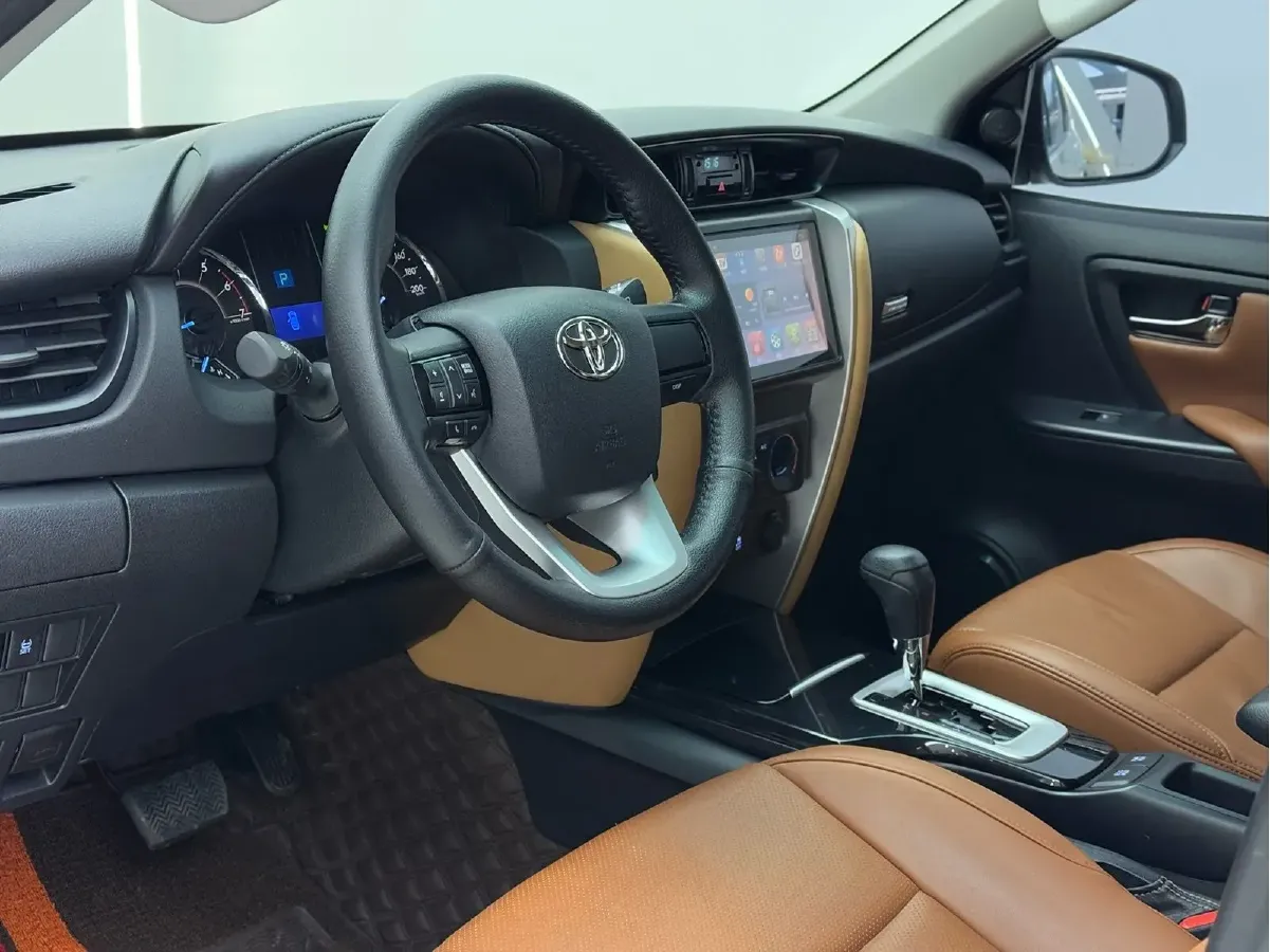 2016 Toyota Fortuner 2.7L 163HP L4 6AT,autocango,china used car exporter,china ev exporter,chinese used car exporter,chinese used ev exporter
