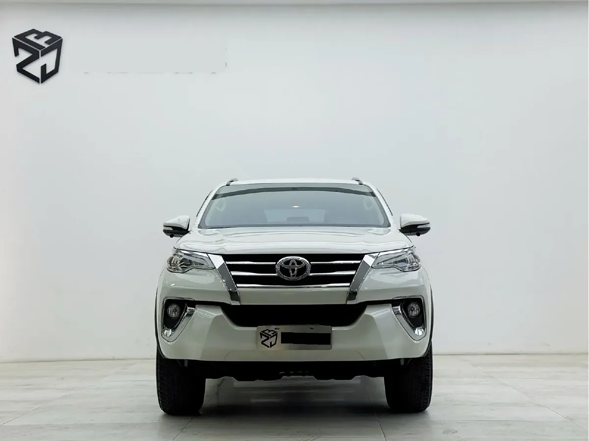 2016 Toyota Fortuner 2.7L 163HP L4 6AT,autocango,china used car exporter,china ev exporter,chinese used car exporter,chinese used ev exporter