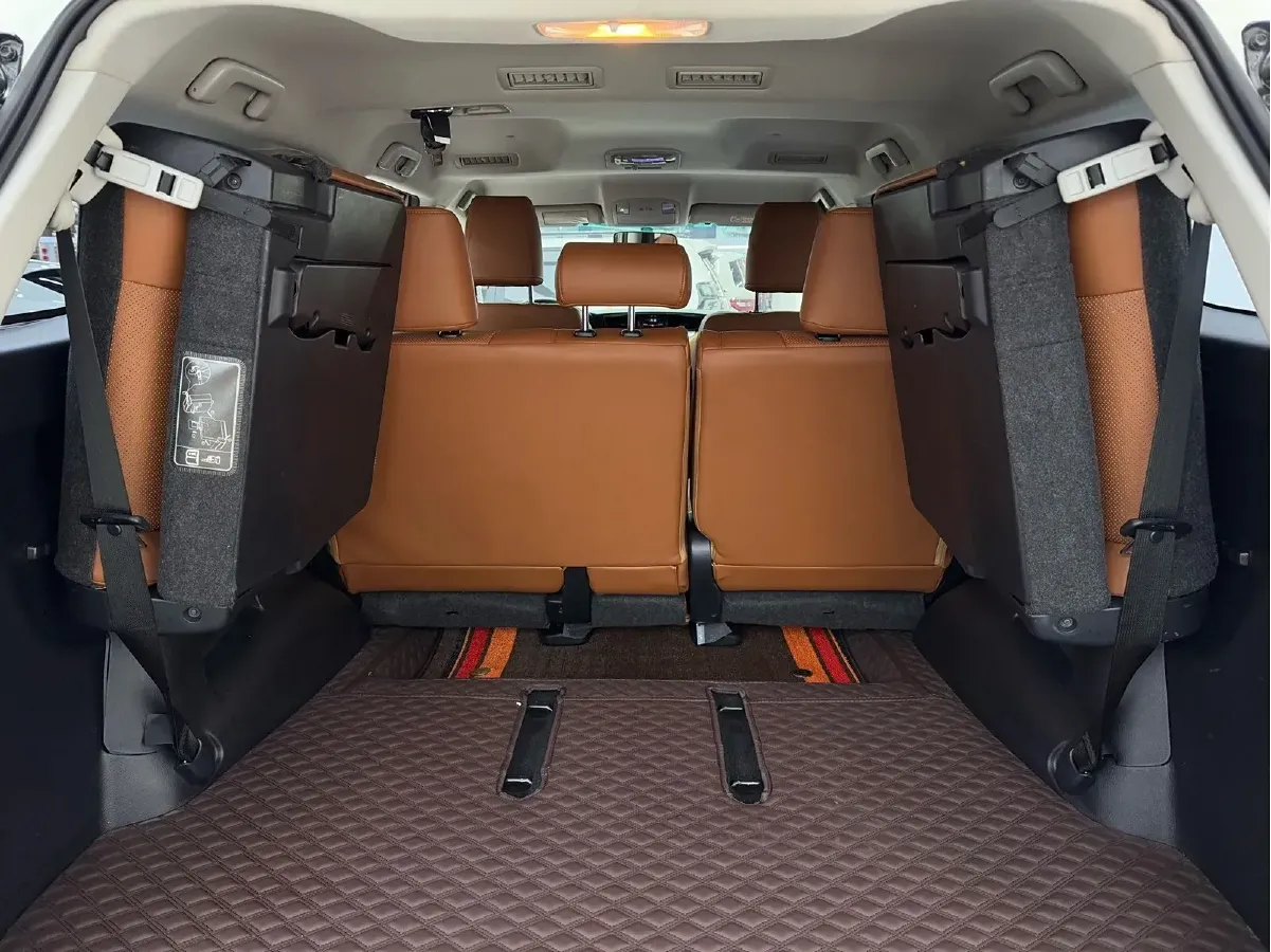 2016 Toyota Fortuner 2.7L 163HP L4 6AT,autocango,china used car exporter,china ev exporter,chinese used car exporter,chinese used ev exporter