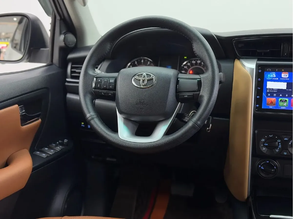 2016 Toyota Fortuner 2.7L 163HP L4 6AT,autocango,china used car exporter,china ev exporter,chinese used car exporter,chinese used ev exporter