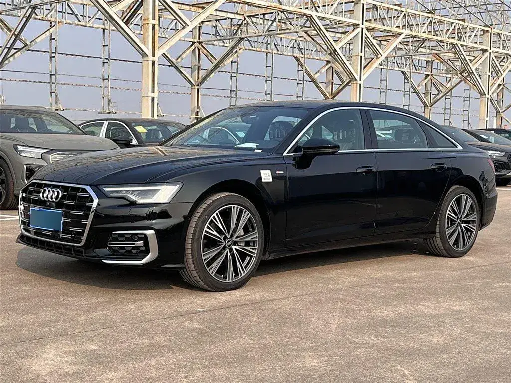 2025 Audi A6L 2.0T 245HP L4 7DCT