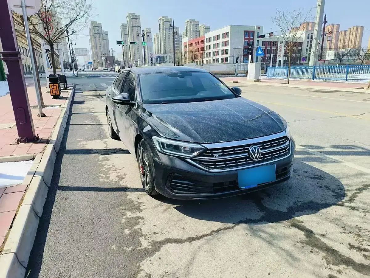 2023 Volkswagen Sagitar 1.5T 160HP L4 7DCT