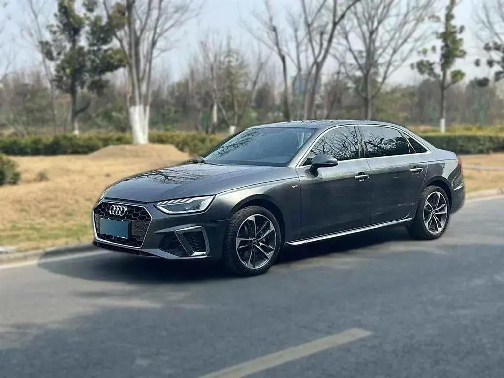 2022 Audi A4L 2.0T 190HP L4 7DCT