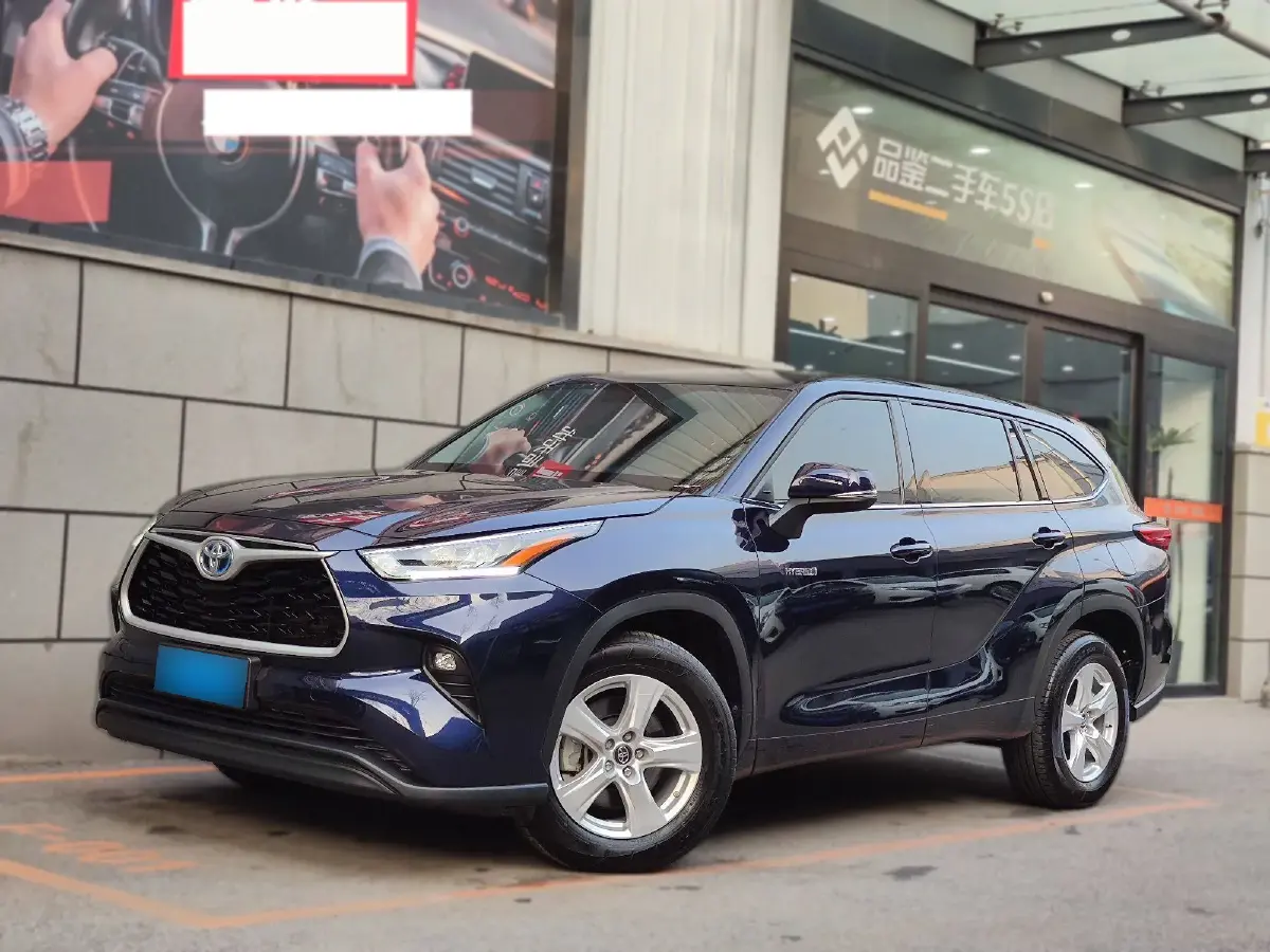 2022 Toyota Highlander 2.5L 192HP L4 E-CVT Hybrid