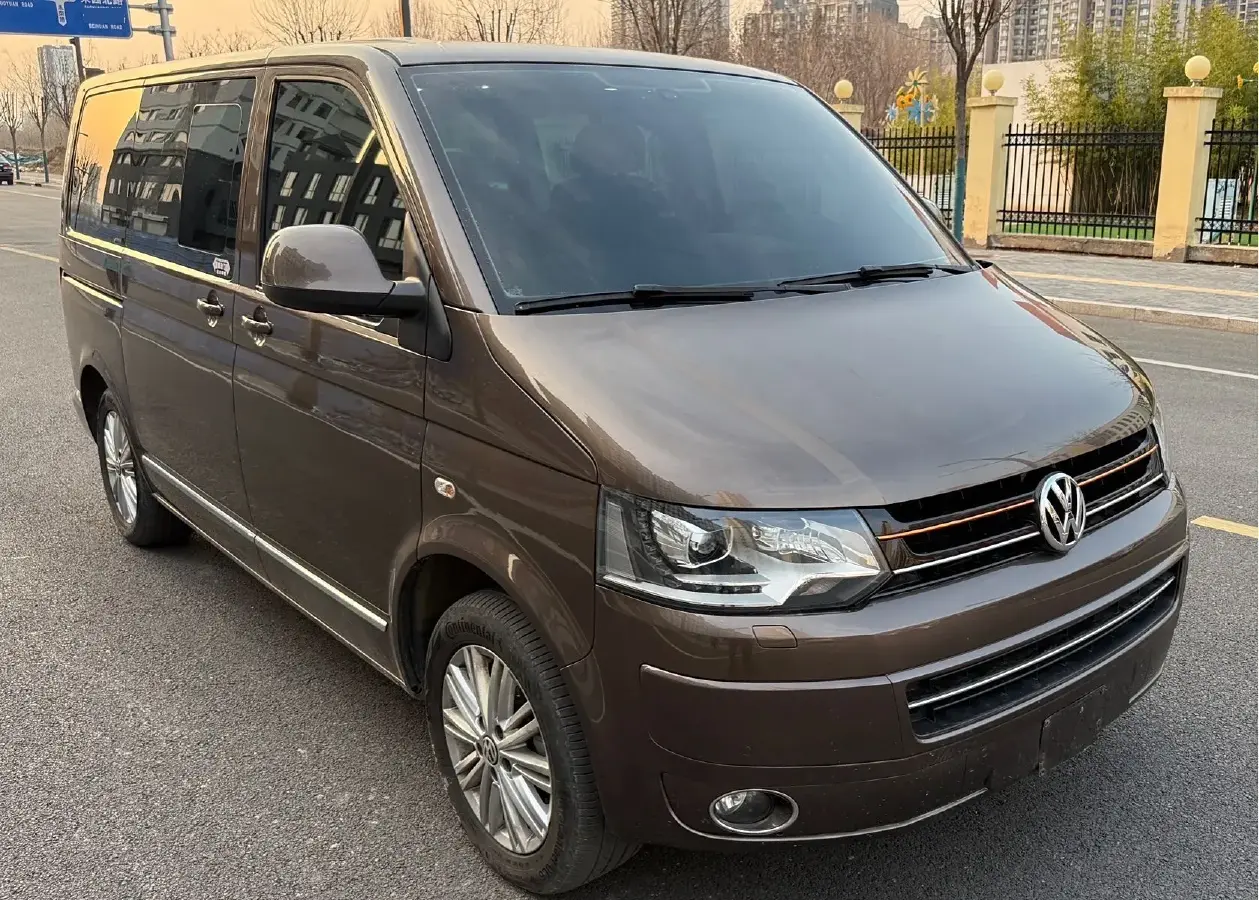 2014 Volkswagen Multivan 2.0T 204HP L4 7DCT