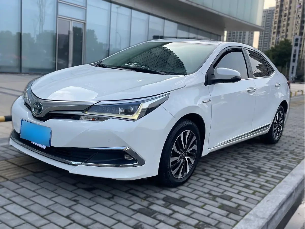 2017 Toyota Corolla 1.8L 99HP L4 E-CVT Hybrid