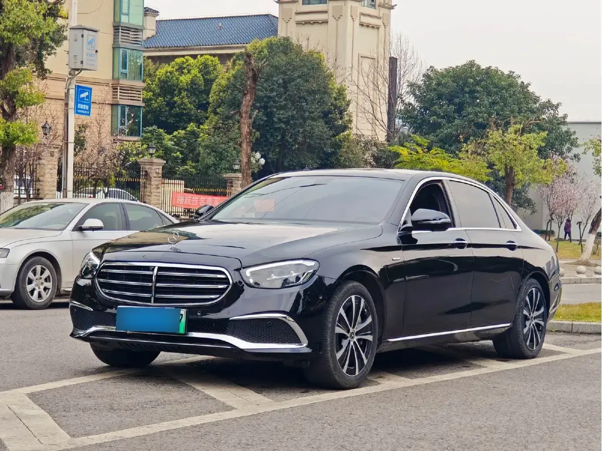 2022 Mercedes-Benz E Class 2.0T 211HP L4 9AT PHEV 25.4KWH