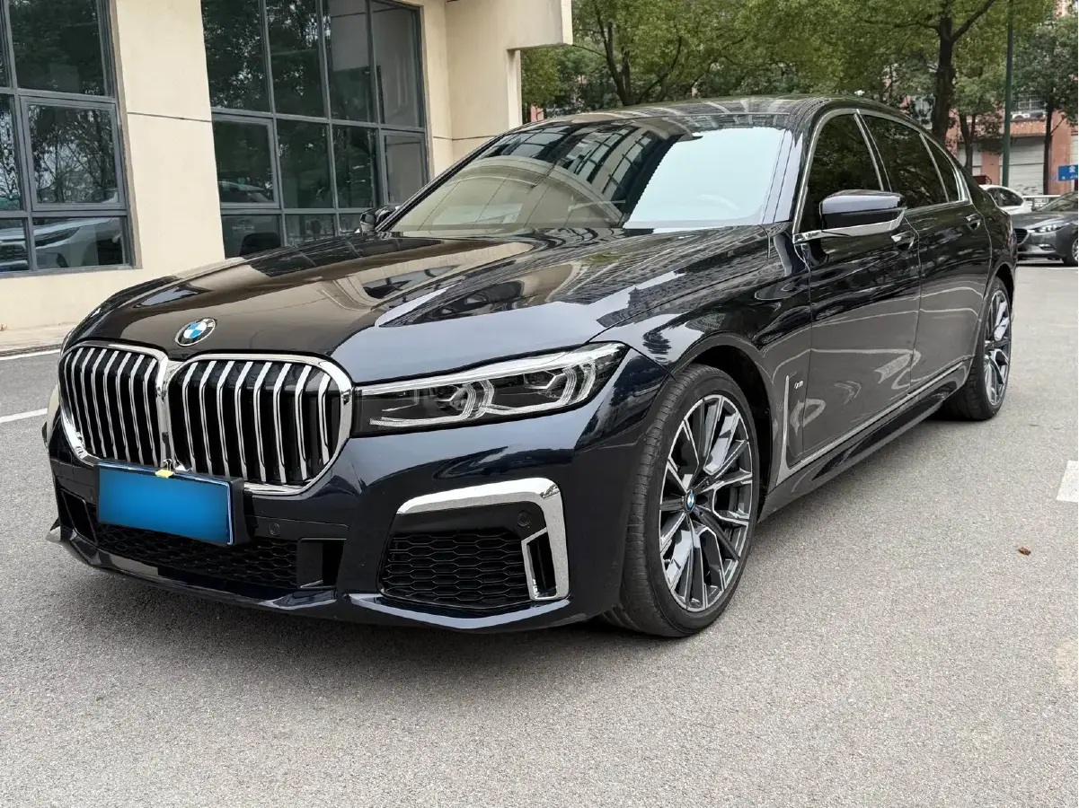 2021 BMW 7 Series 3.0T 340HP L6 8AT