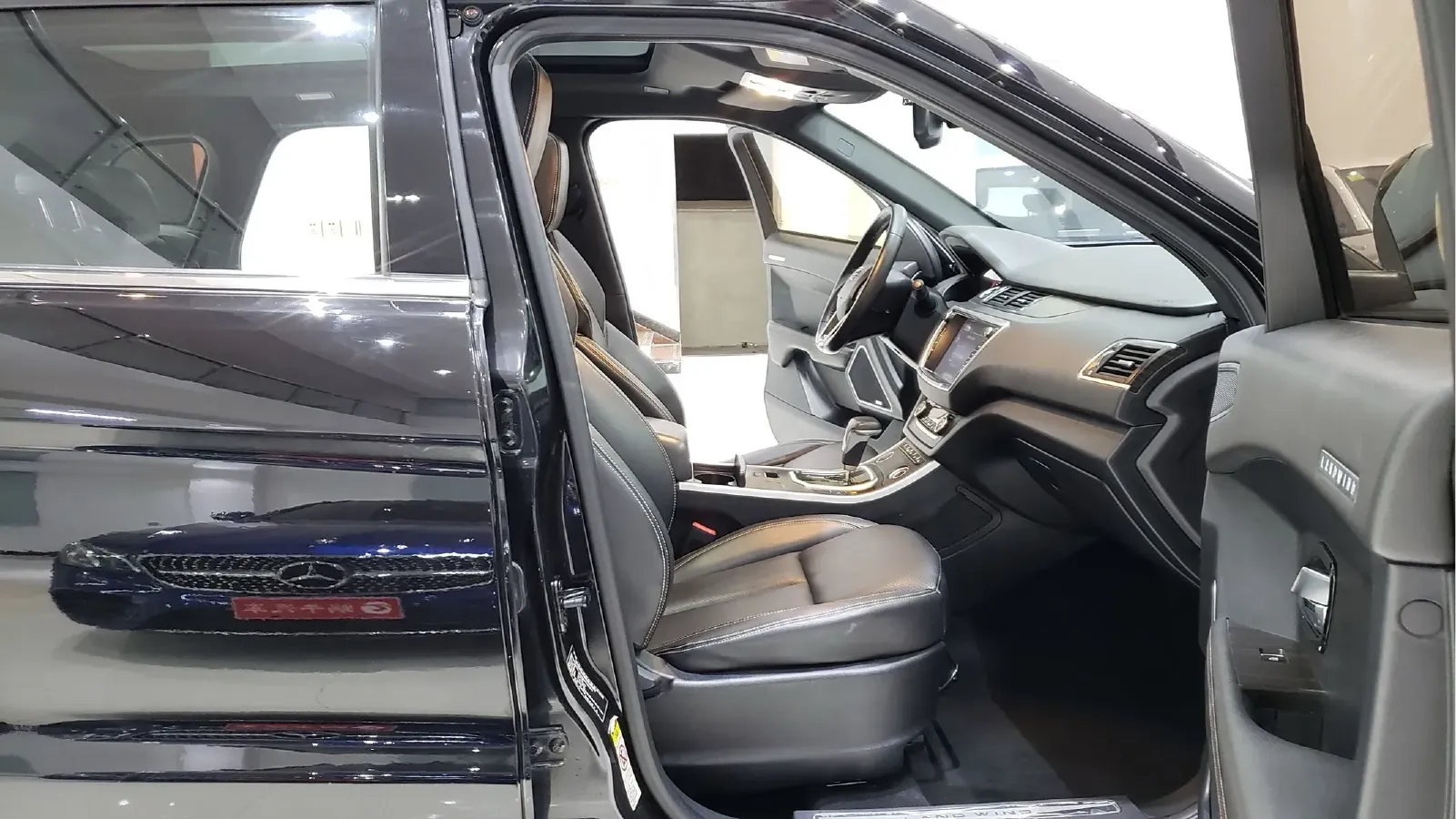 2018 Landwind X7 1.5T 163HP L4 8AT,autocango,china used car exporter,china ev exporter,chinese used car exporter,chinese used ev exporter