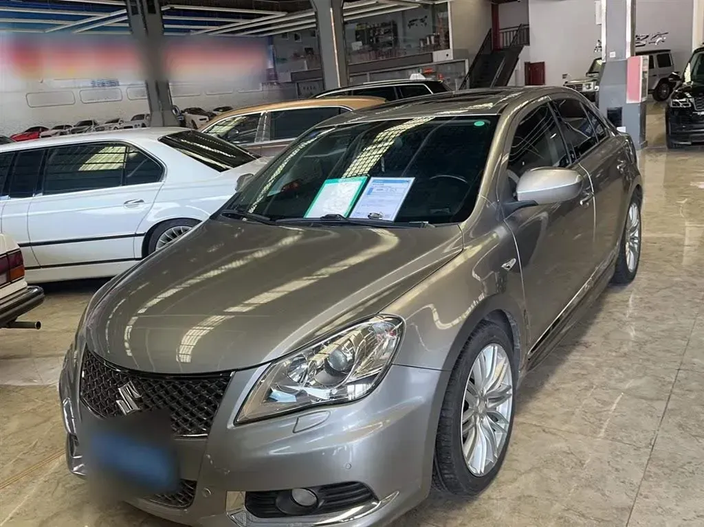 2011 Suzuki Kizashi 2.4L 178HP L4 CVT,autocango,china used car exporter,china ev exporter,chinese used car exporter,chinese used ev exporter