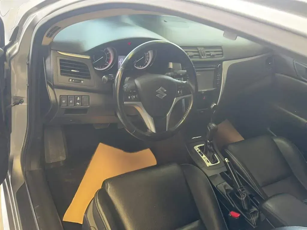 2011 Suzuki Kizashi 2.4L 178HP L4 CVT,autocango,china used car exporter,china ev exporter,chinese used car exporter,chinese used ev exporter