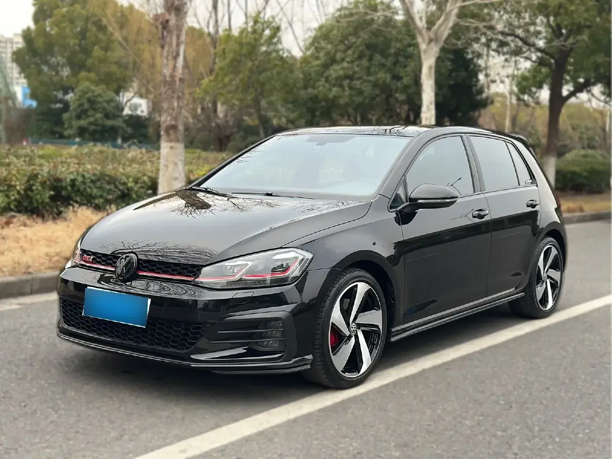 2018 Volkswagen GolfGTI 2.0T 220HP L4 7DCT