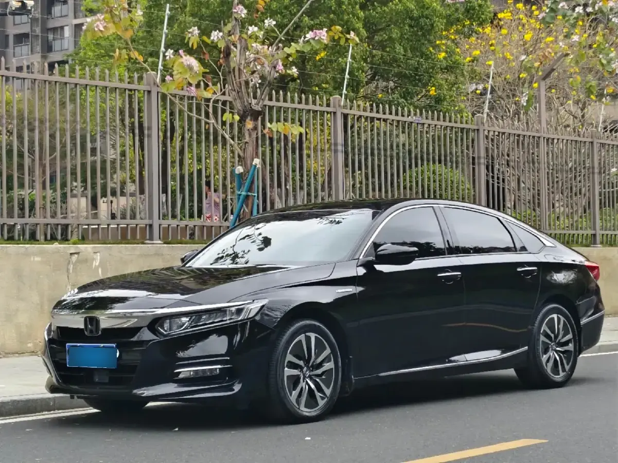2018 Honda Accord 2.0L 146HP L4 E-CVT Hybrid