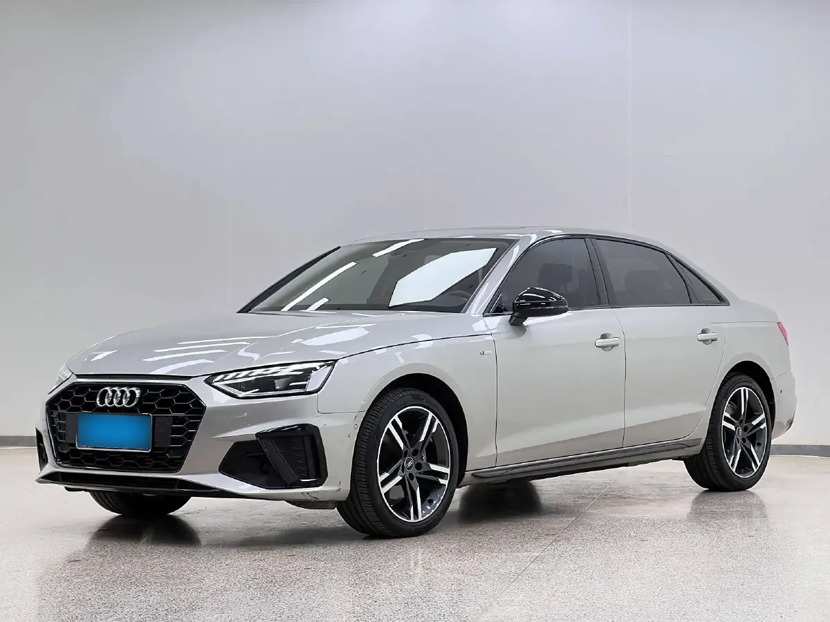 2022 Audi A4L 2.0T 190HP L4 7DCT
