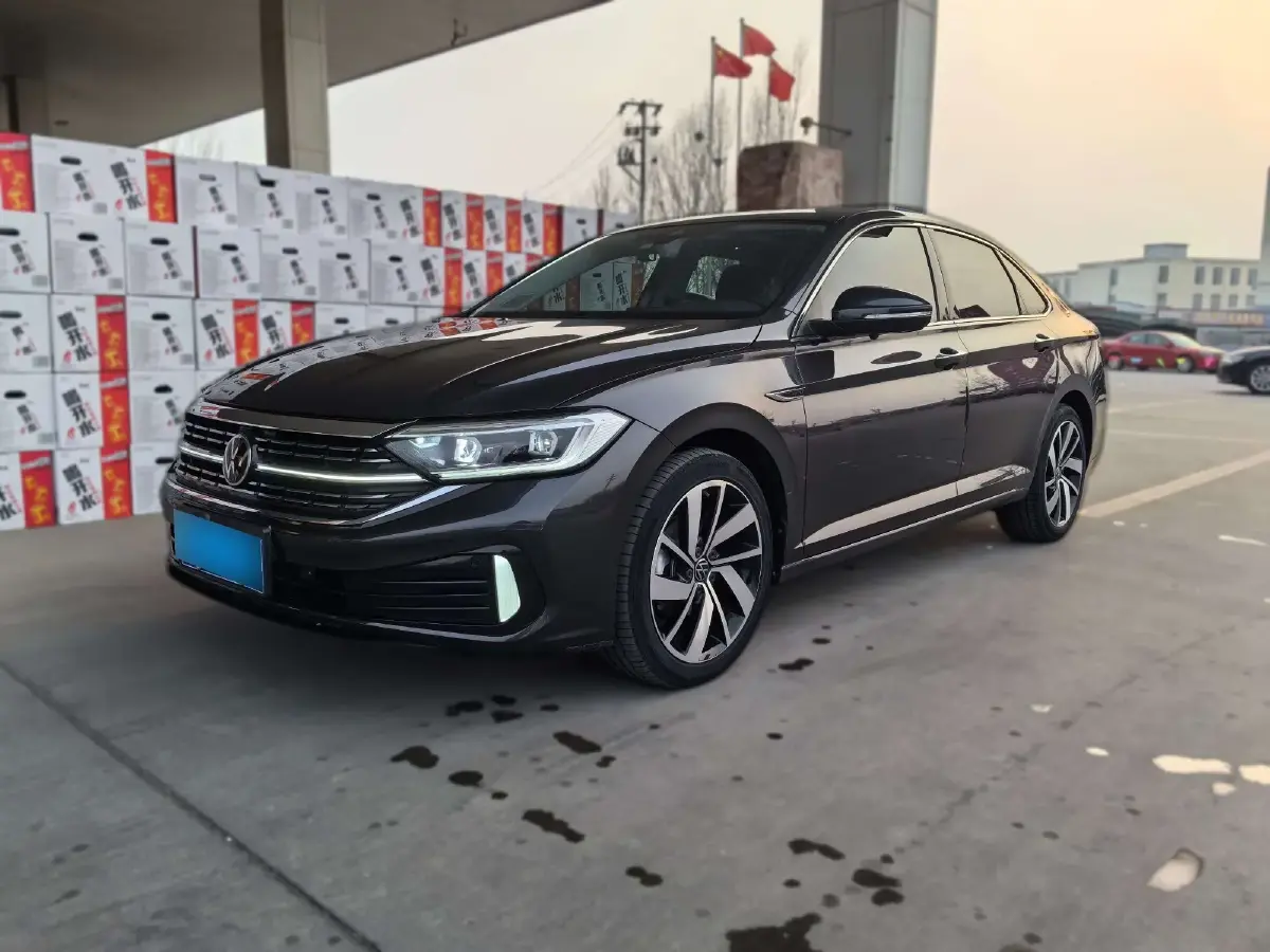 2023 Volkswagen Sagitar 1.5T 160HP L4 7DCT