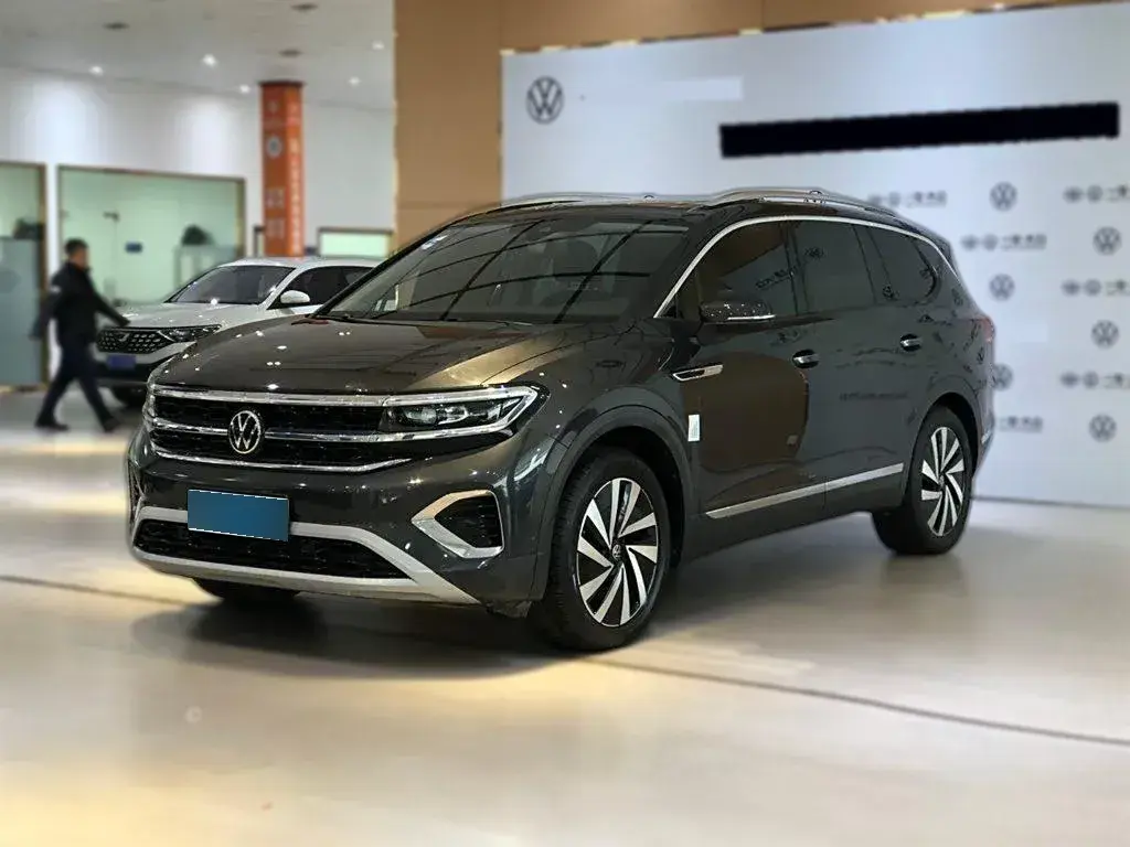 2022 Volkswagen Talagon 2.0T 220HP L4 7DCT