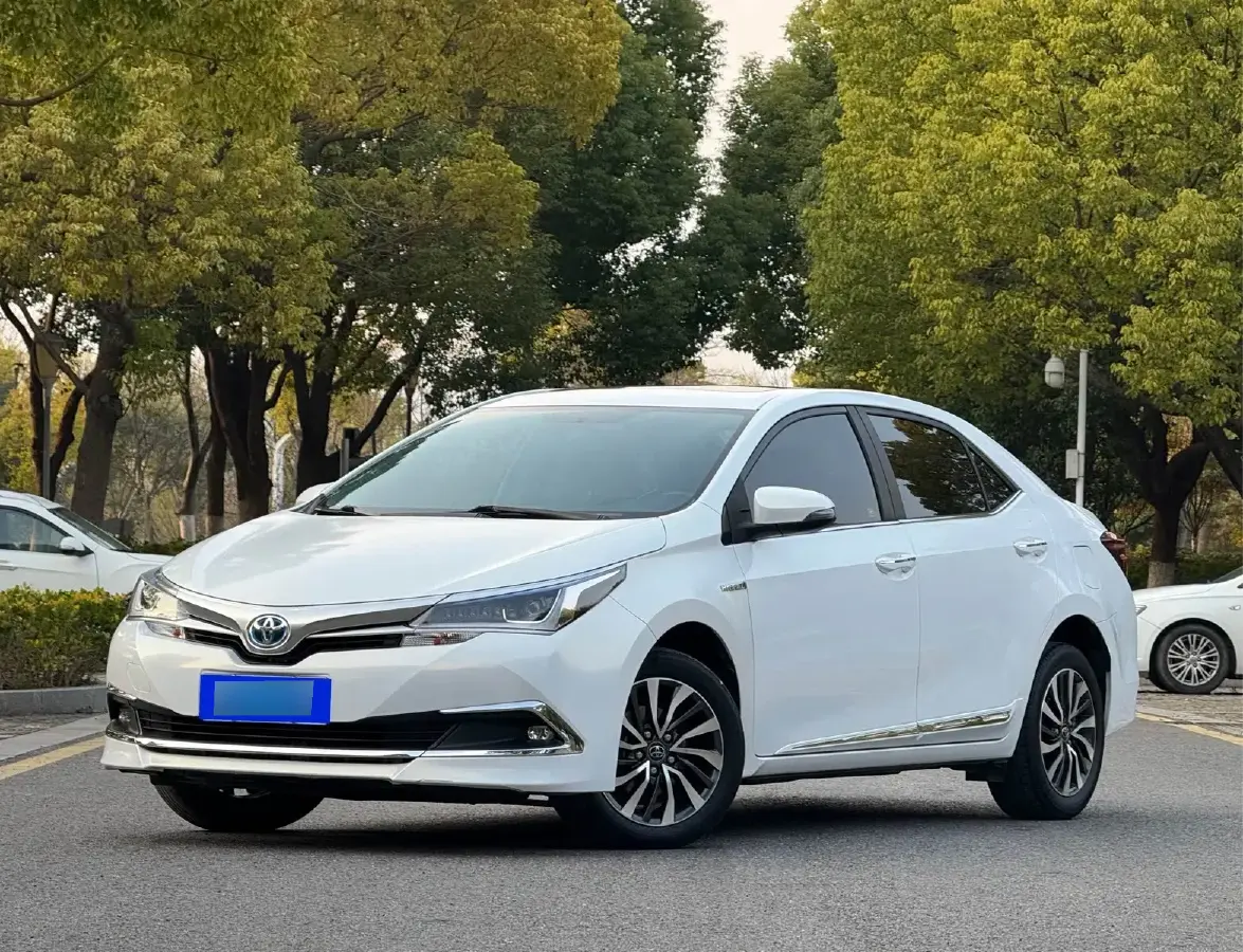 2017 Toyota Corolla 1.8L 99HP L4 E-CVT Hybrid