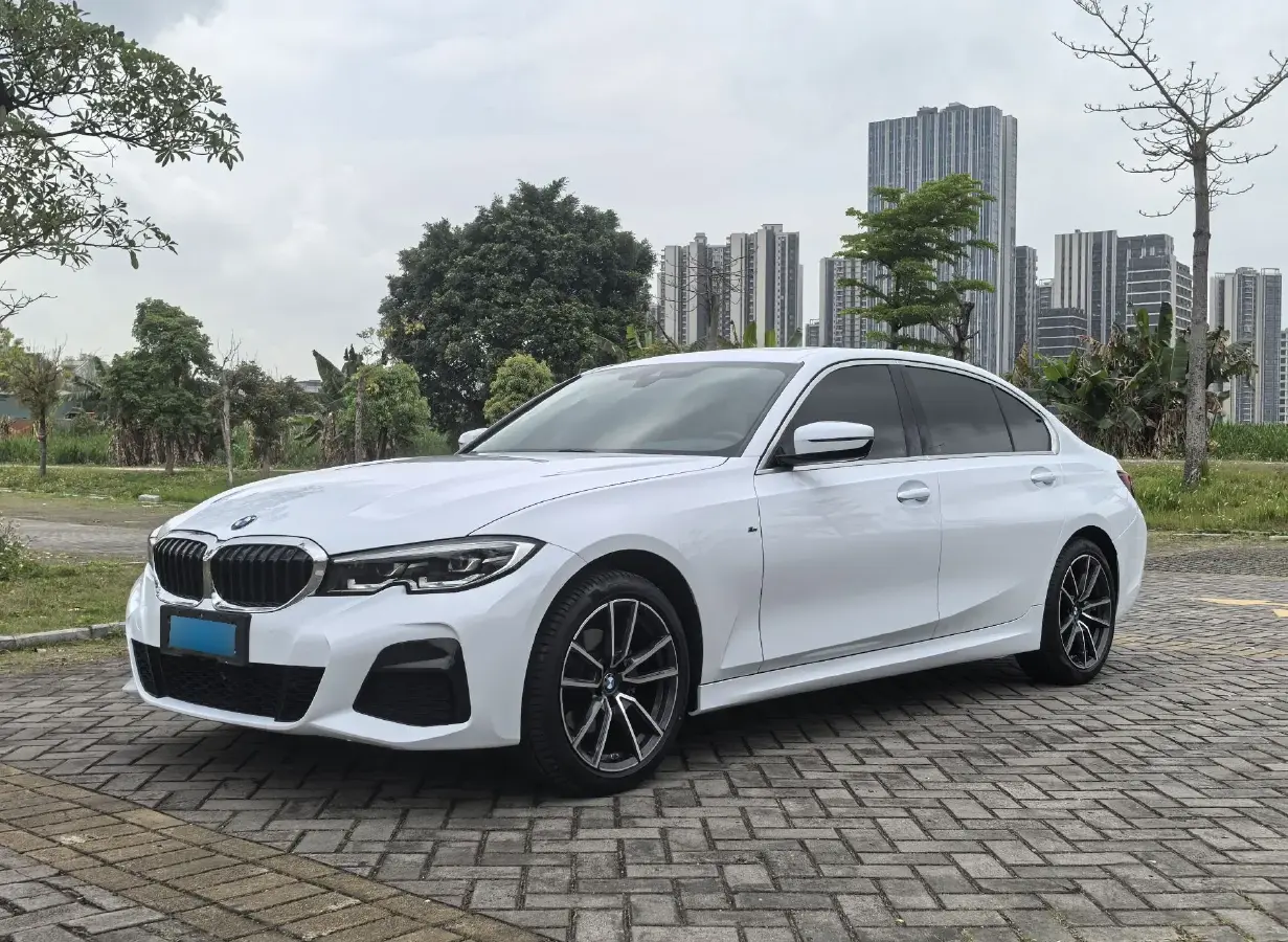 2022 BMW 3 Series 2.0T 184HP L4 8AT