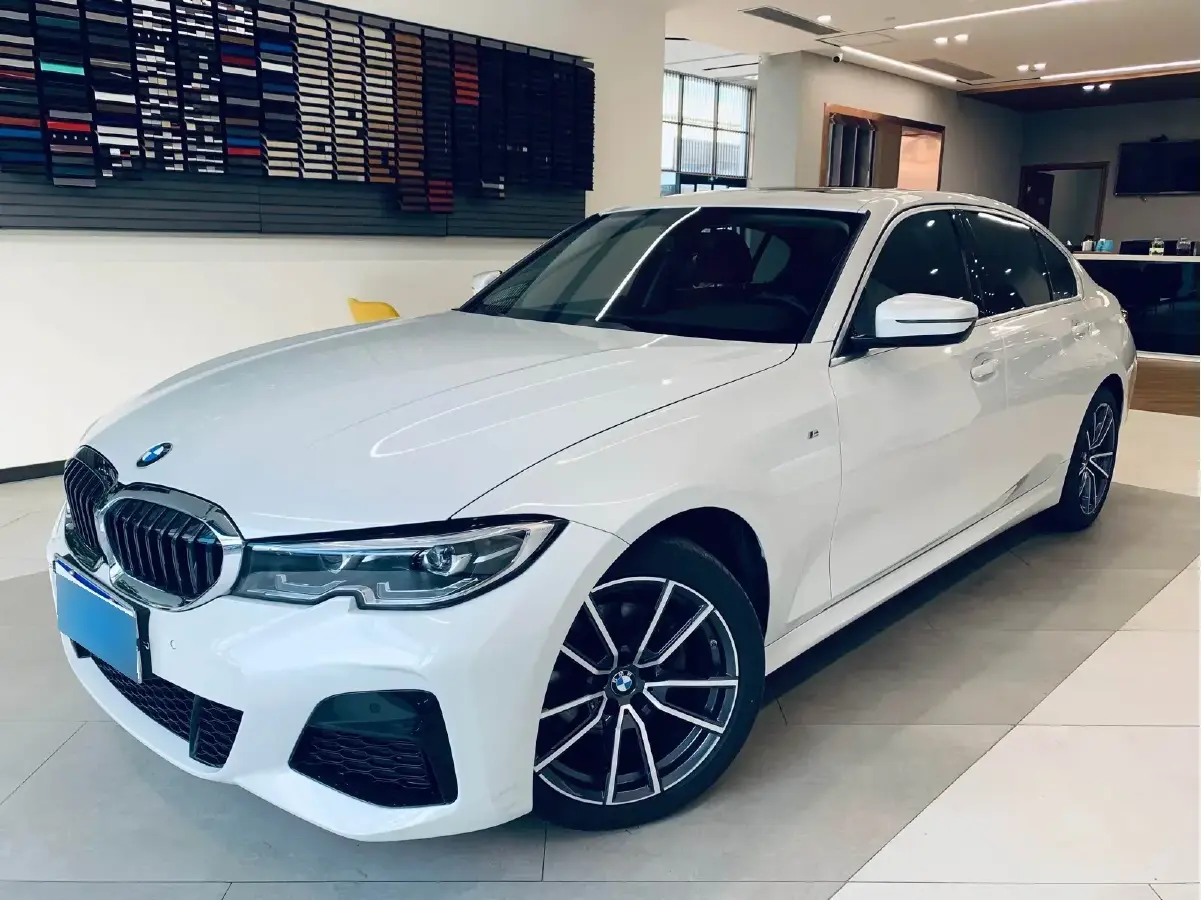 2022 BMW 3 Series 2.0T 156HP L4 8AT