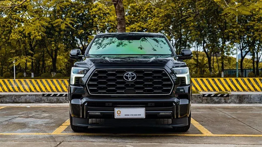 2023 HongQi H6 2.0T 224HP L4 8AT,autocango,china used car exporter,china ev exporter,chinese used car exporter,chinese used ev exporter