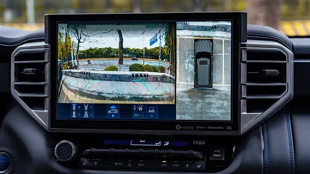 2023 HongQi H6 2.0T 224HP L4 8AT,autocango,china used car exporter,china ev exporter,chinese used car exporter,chinese used ev exporter