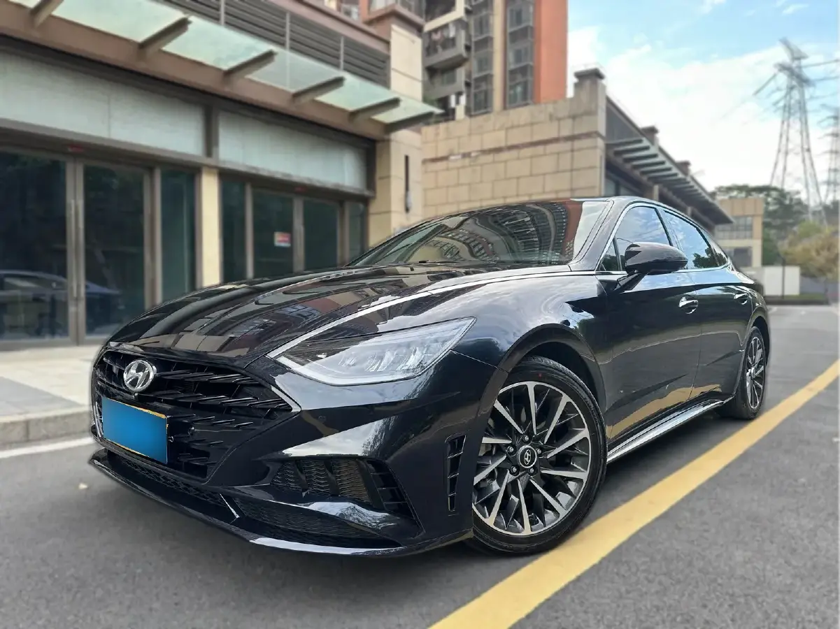 2020 Hyundai Sonata 2.0T 240HP L4 8AT