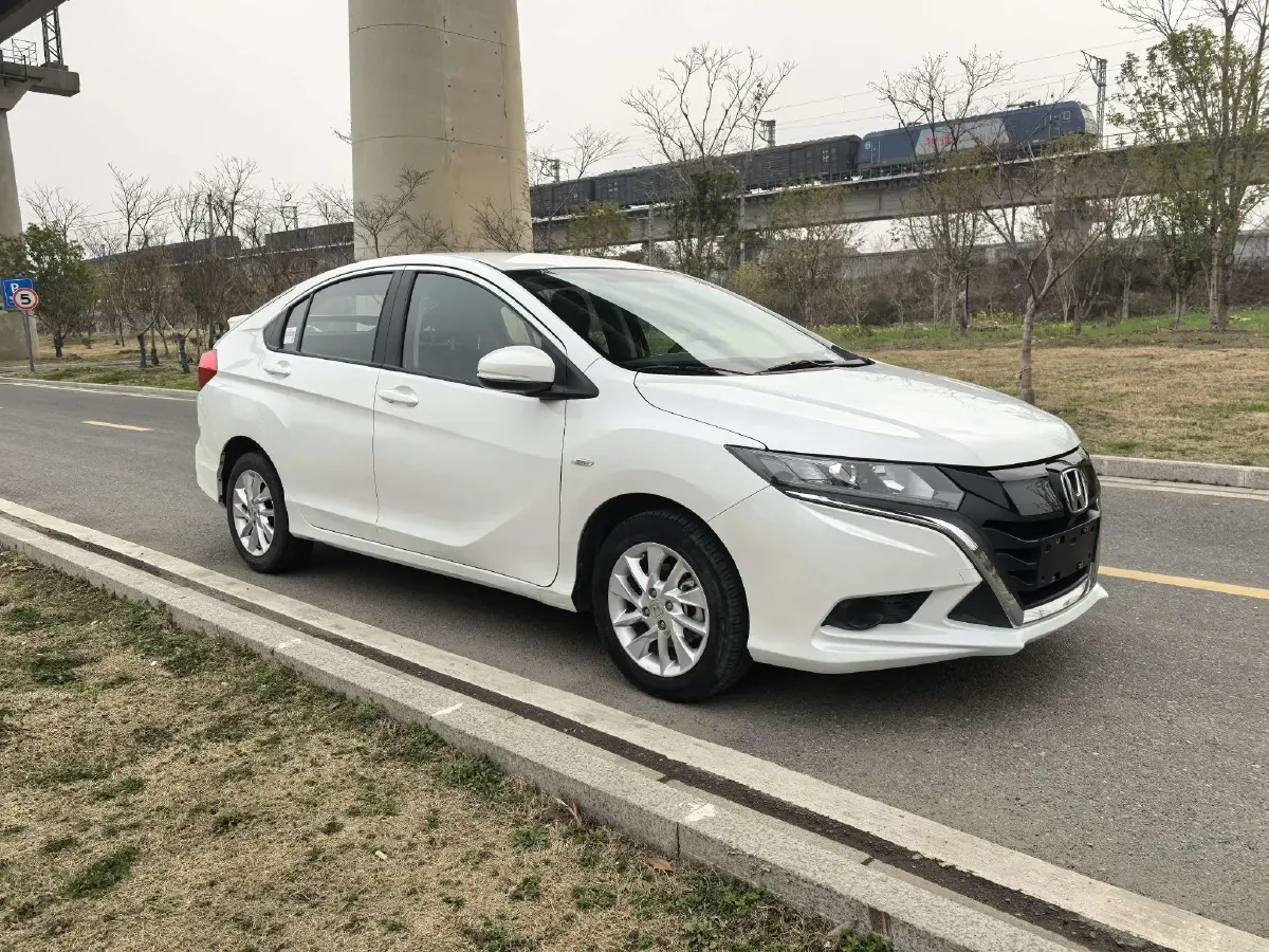 2017 Honda Gienia 1.5L 131HP L4 CVT,autocango,china used car exporter,china ev exporter,chinese used car exporter,chinese used ev exporter