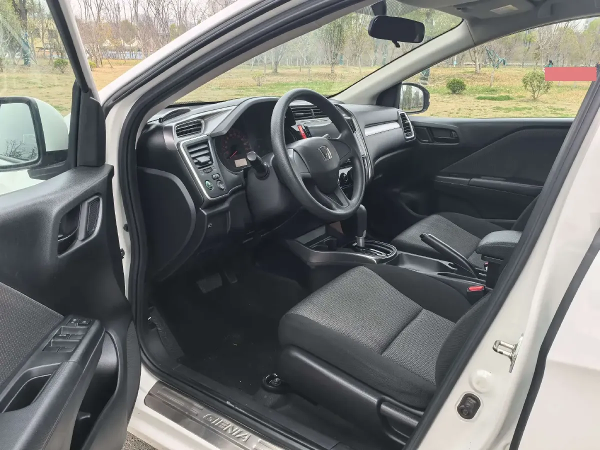 2017 Honda Gienia 1.5L 131HP L4 CVT,autocango,china used car exporter,china ev exporter,chinese used car exporter,chinese used ev exporter