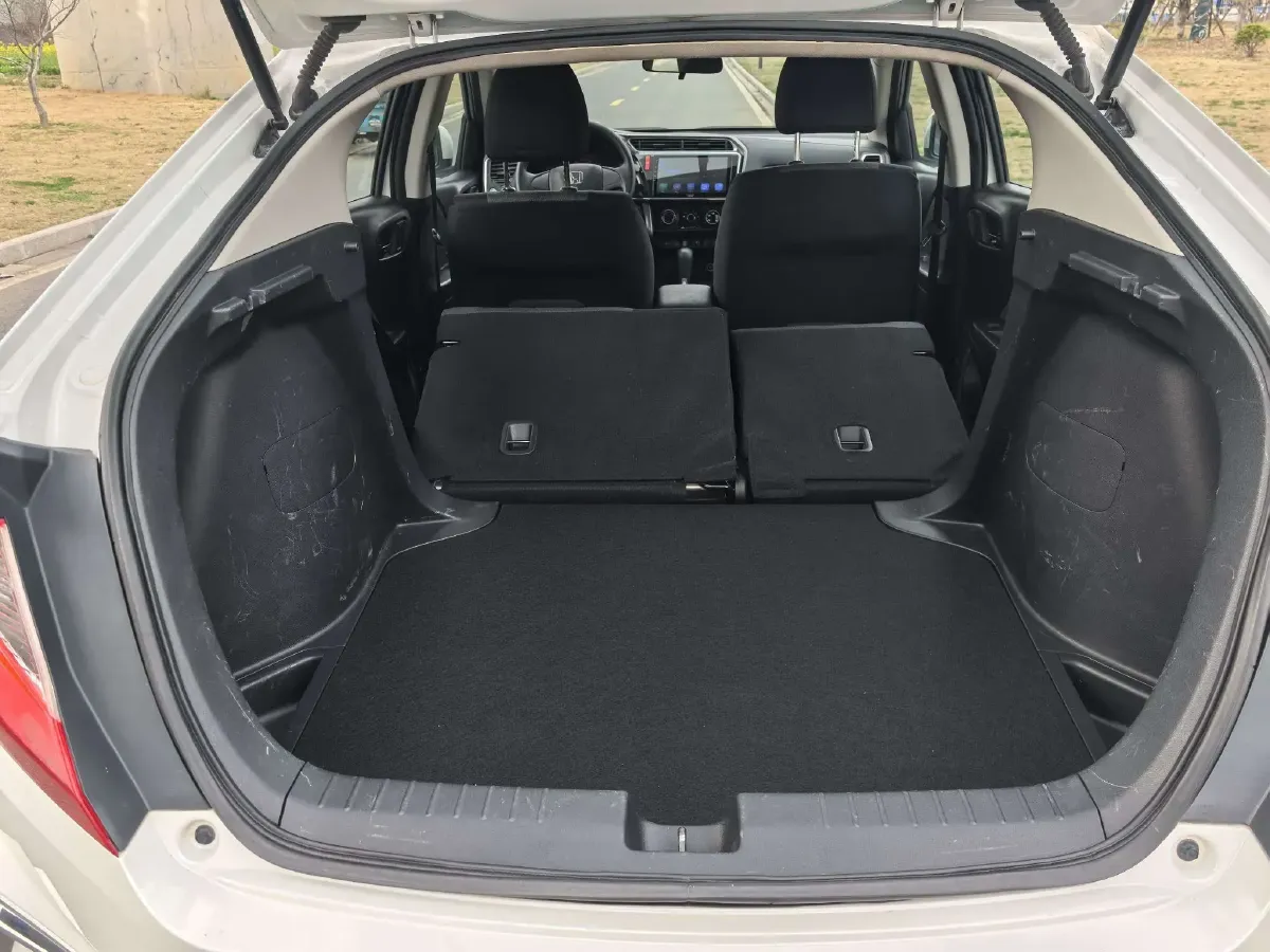 2017 Honda Gienia 1.5L 131HP L4 CVT,autocango,china used car exporter,china ev exporter,chinese used car exporter,chinese used ev exporter