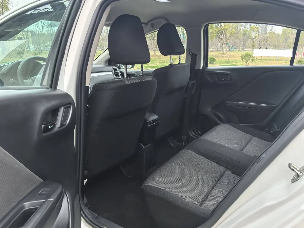 2017 Honda Gienia 1.5L 131HP L4 CVT,autocango,china used car exporter,china ev exporter,chinese used car exporter,chinese used ev exporter