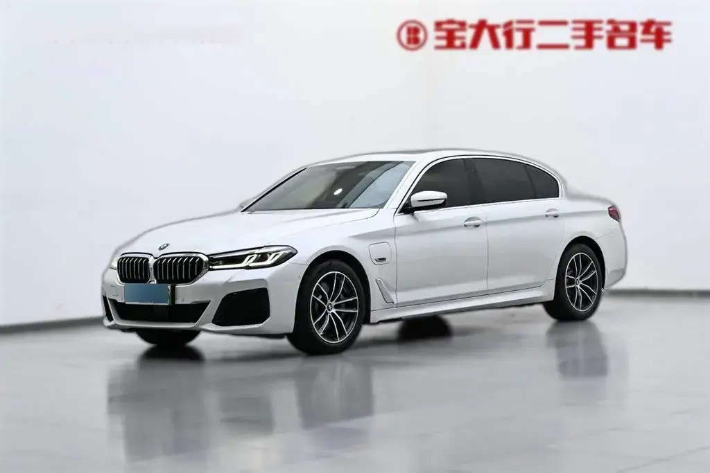 2022 BMW 5 Series 2.0T 184HP L4 8AT PHEV 17.7KWH