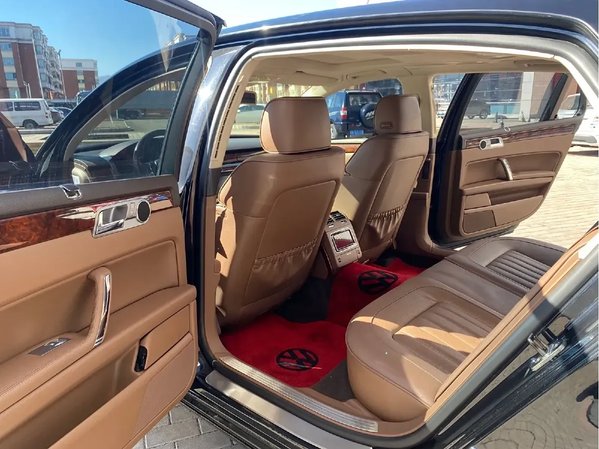 2015 Volkswagen Pheaton 3.0L 250HP V6 6AT,autocango,china used car exporter,china ev exporter,chinese used car exporter,chinese used ev exporter