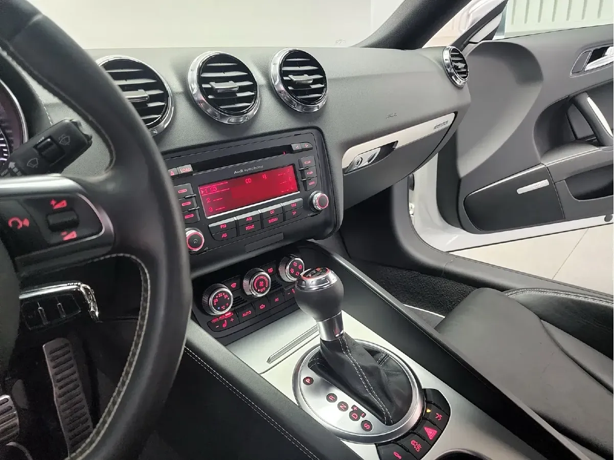 2013 Audi TTS 2.0T 272HP L4 6DCT,autocango,china used car exporter,china ev exporter,chinese used car exporter,chinese used ev exporter