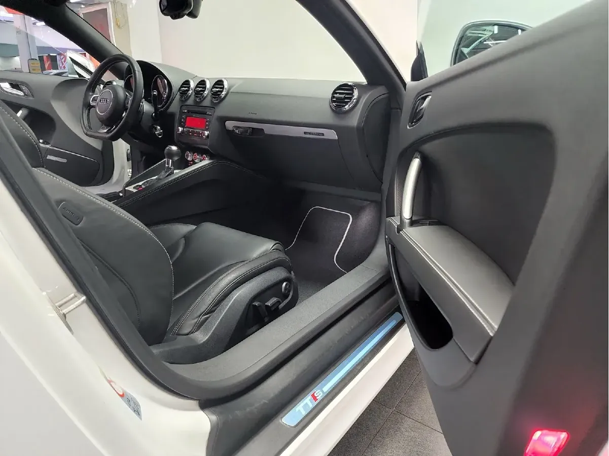 2013 Audi TTS 2.0T 272HP L4 6DCT,autocango,china used car exporter,china ev exporter,chinese used car exporter,chinese used ev exporter