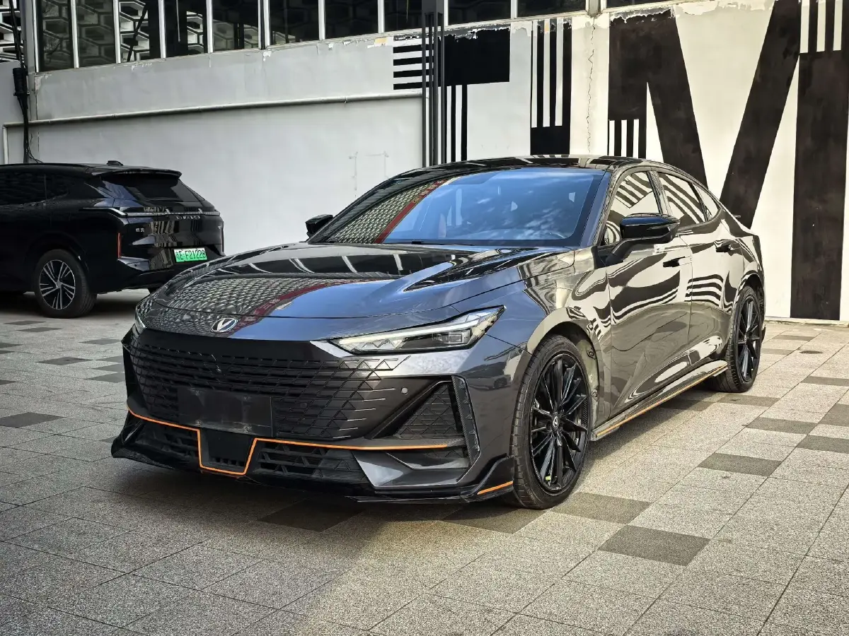 2022 ChangAn UNI-V 1.5T 188HP L4 7DCT