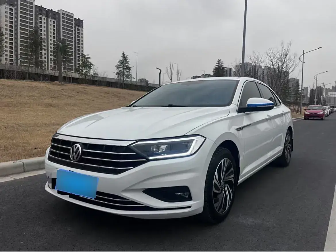 2021 Volkswagen Sagitar 1.2T 116HP L4 7DCT